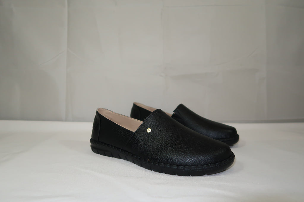 Mocasín Slip-On Magnolia Negro -Zapato de Piso Confort para Mujer.