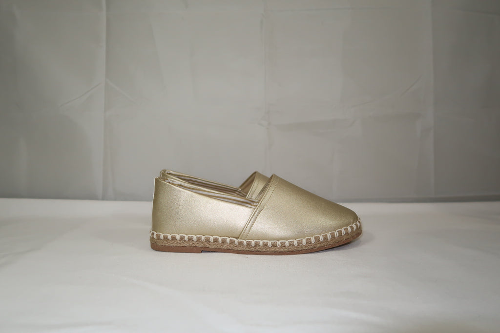 Mocasín Slip-On Magnolia Oro -Zapato de Piso Confort para Mujer.