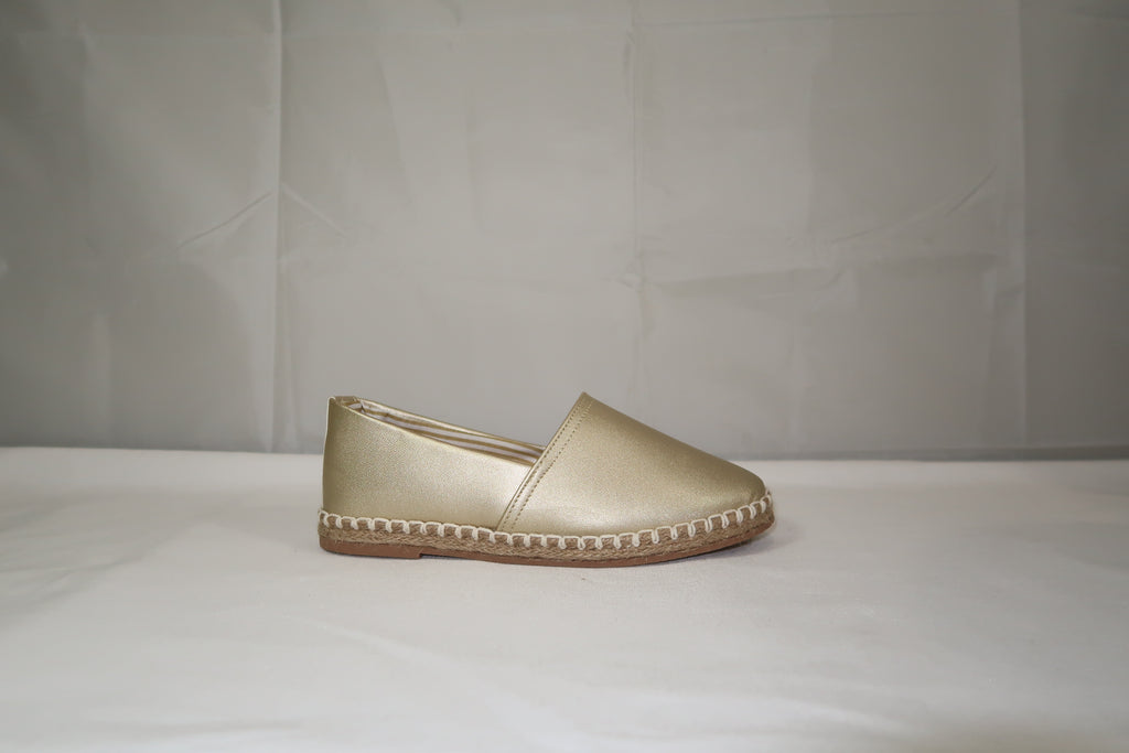 Mocasín Slip-On Magnolia Oro -Zapato de Piso Confort para Mujer.
