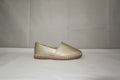 Mocasín Slip-On Magnolia Oro -Zapato de Piso Confort para Mujer.